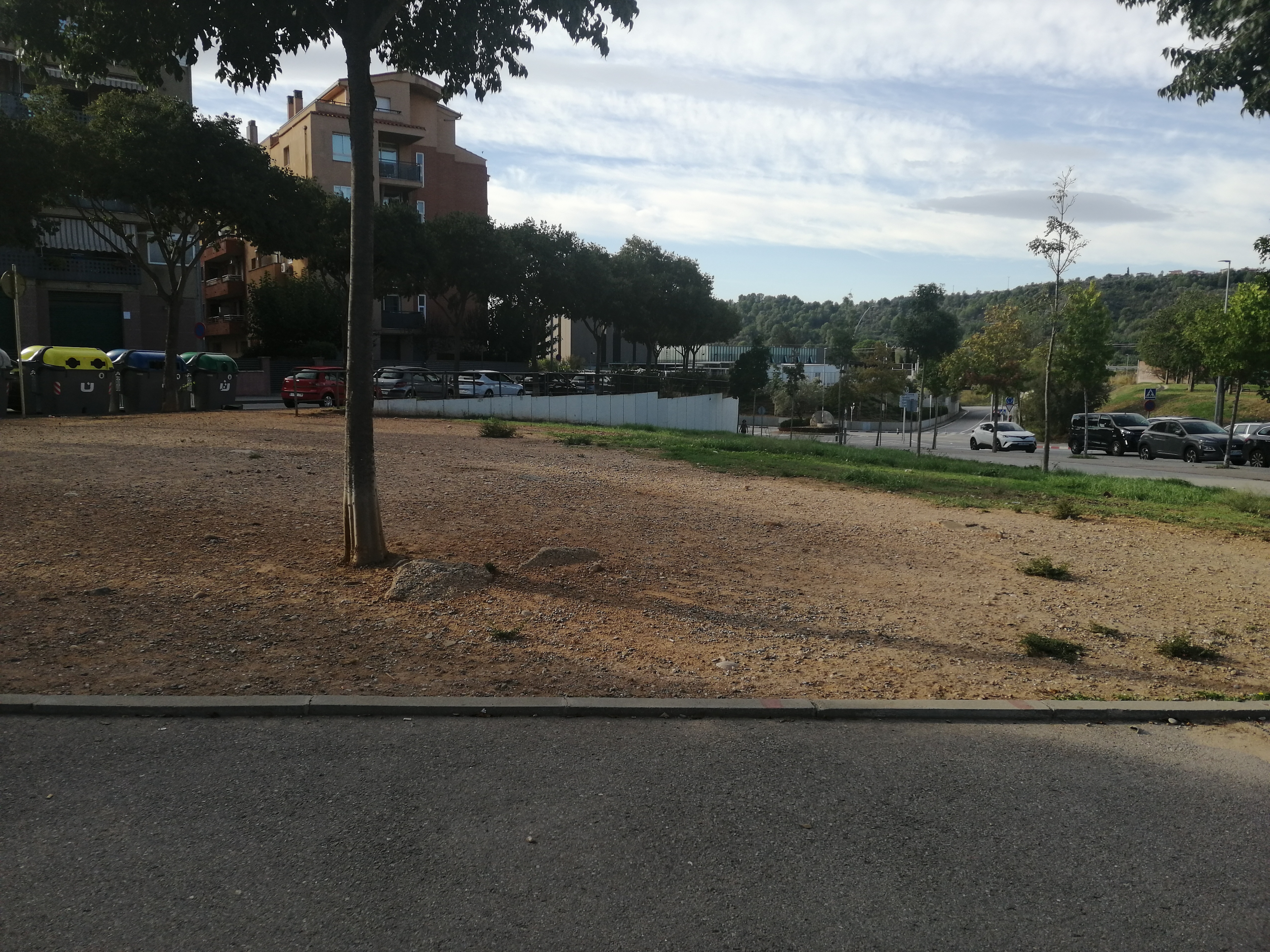 Imatge pels mitjans: Millorem el final dels Closos (Parc infantil i descampat)