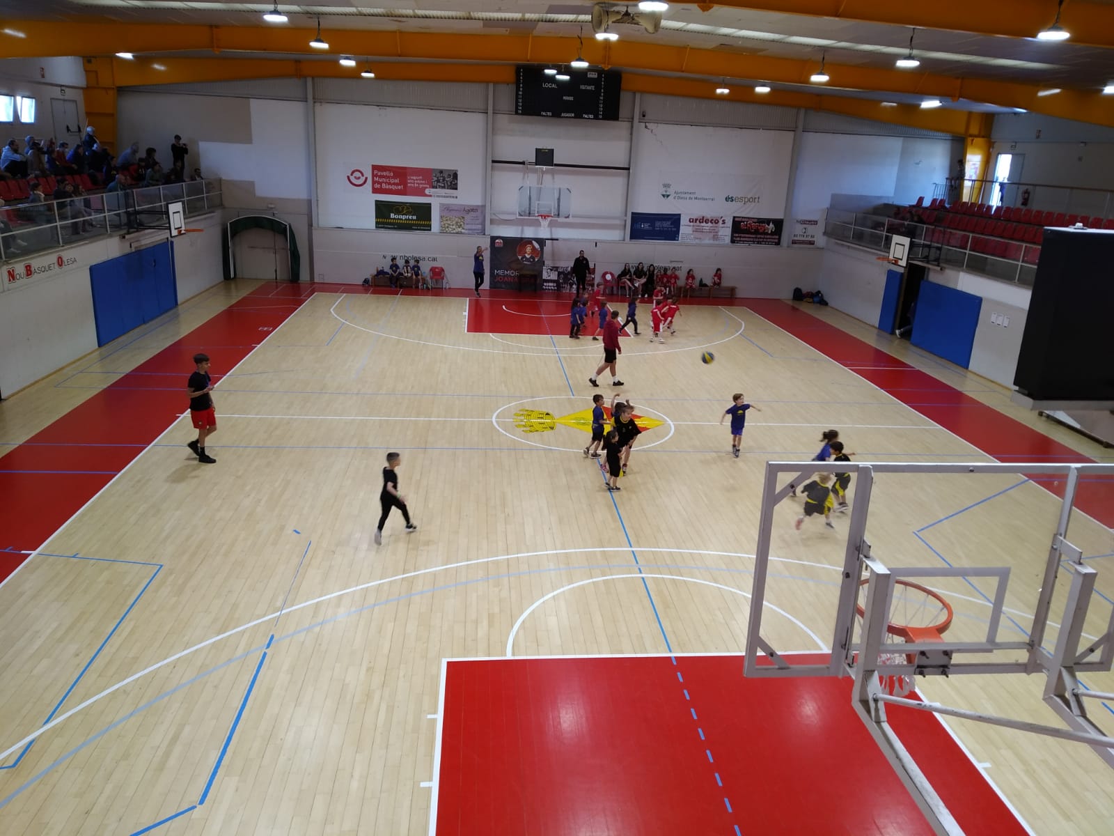 Imatge pels mitjans: Millores al pavelló de bàsquet d'Olesa