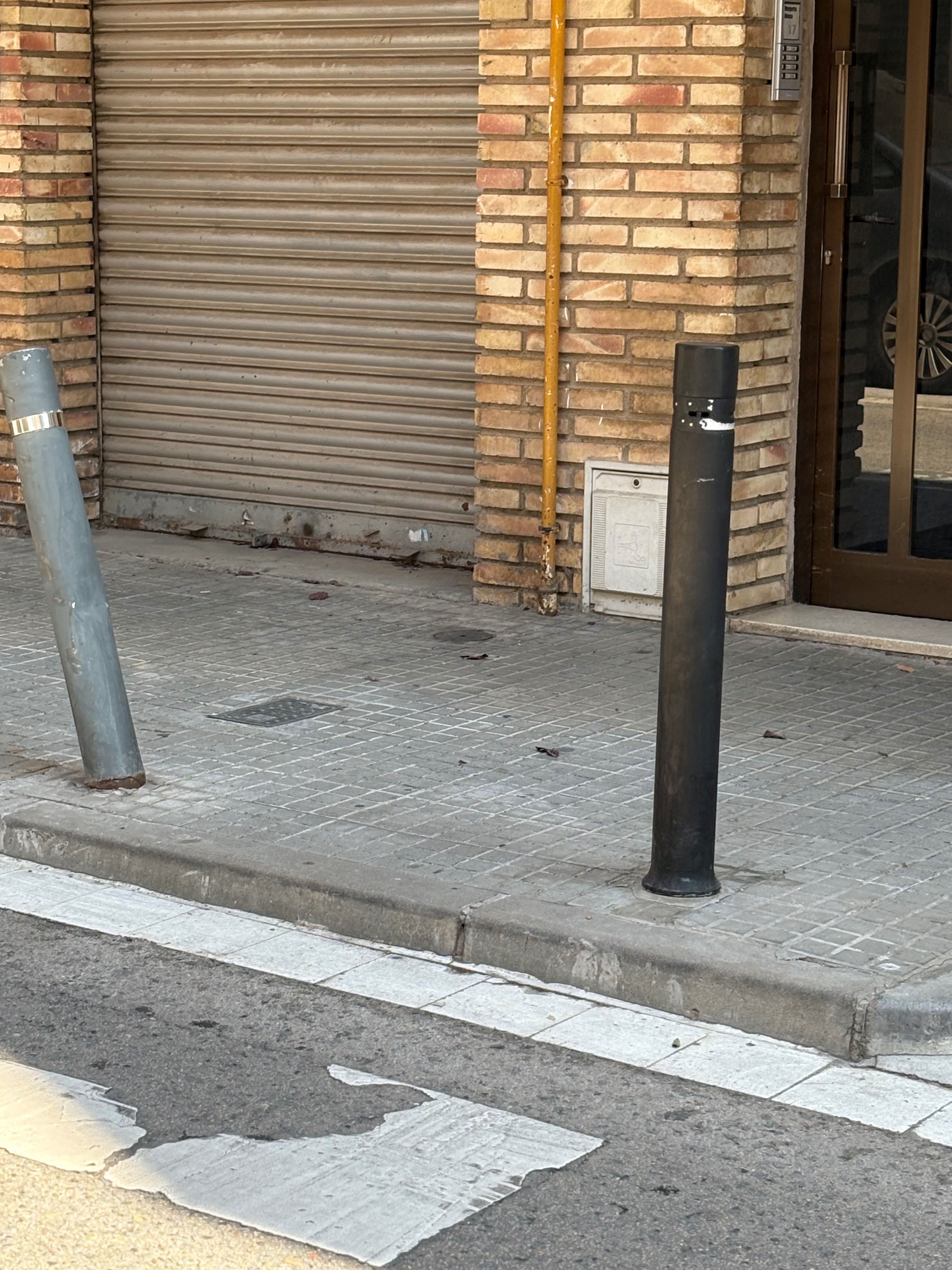 Imatge pels mitjans: Adaptar pas de vianants al carrer Margarida Biosca (Poble Sec)